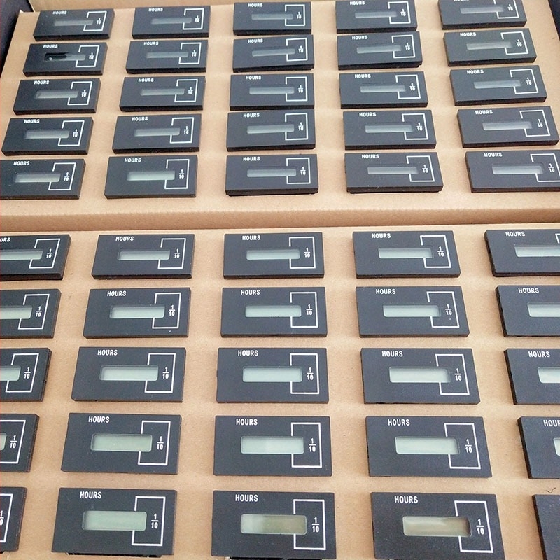 Motortóra-mérő LCD kijelzővel, építőipari gépekhez, modell R8864.