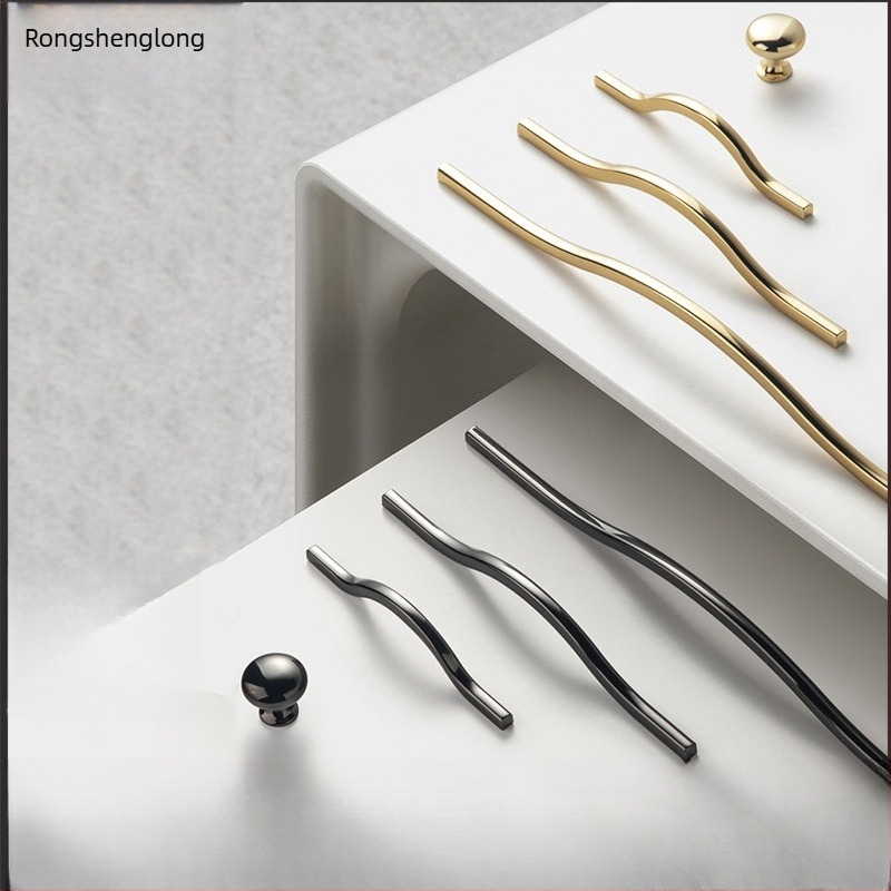 Hullámszerű fogantyú ruhásszekrényhez, szekrényhez és éjjeliszekrényhez; cinkötvözet; elektroplakálás; könnyű luxus stílus