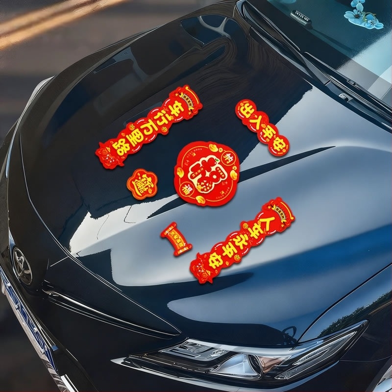 Autókarosszéria matrica – rajzfilm minta, mágneses rögzítés, testreszabható, alkalmas az autó elejére, motorháztetőjére, csomagtartójára és oldalaira