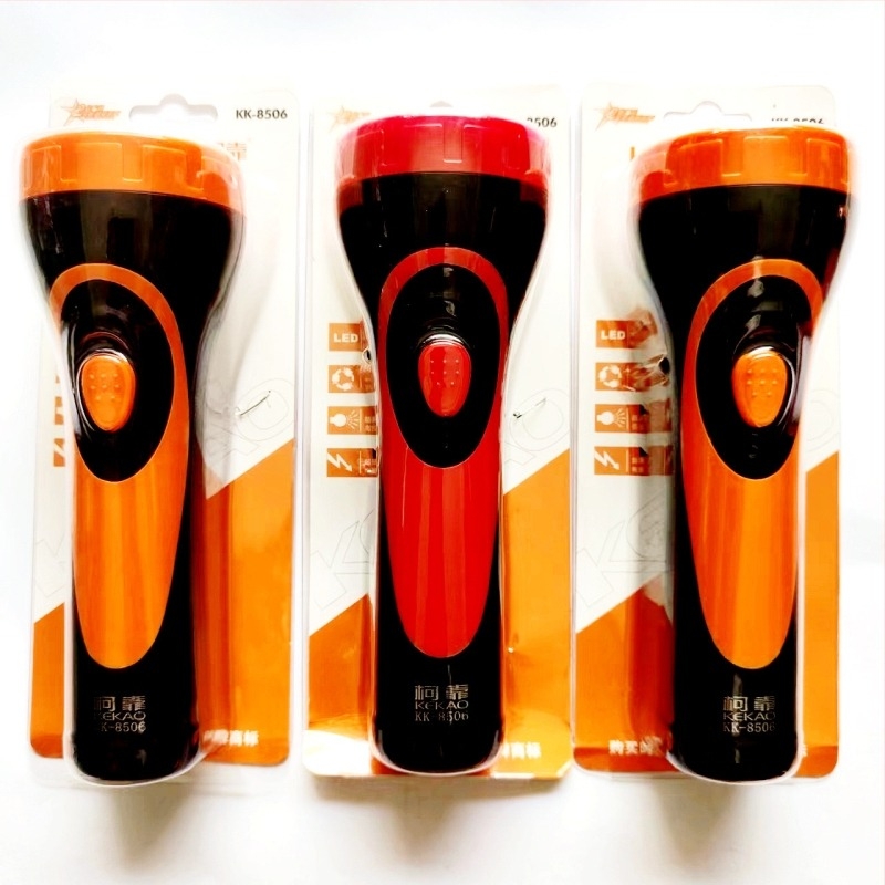 Tölthető LED zseblámpa 1200 mAh-s akkumulátorral, 10 W, kézi nyomású energia, 100-200 m hatótávolság, műanyag test