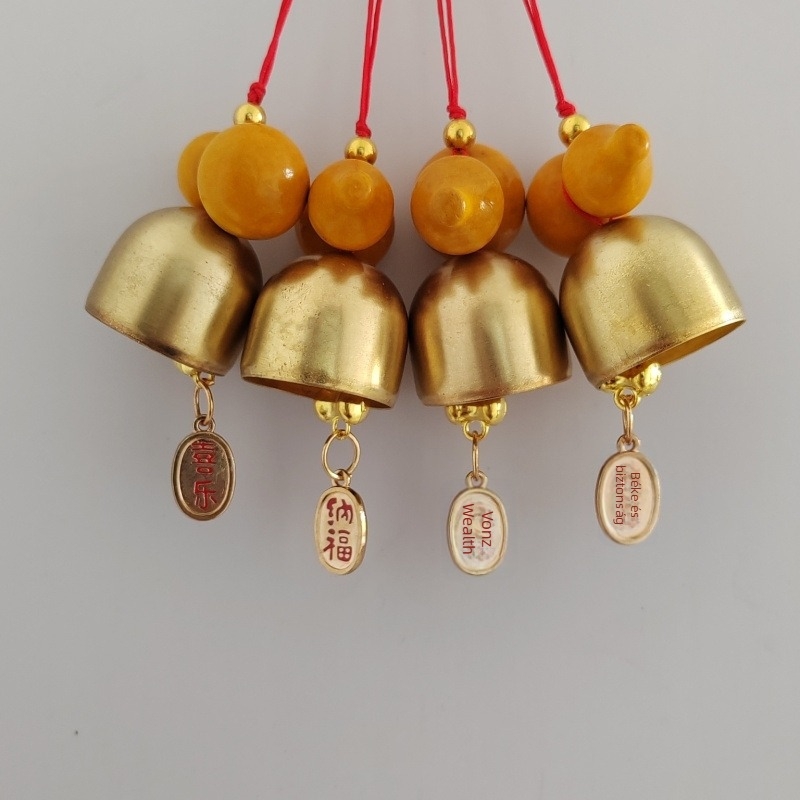 DIY kézműves harangmedál — fém harang, karácsonyi és újévi dekoráció, modern minimalista stílus, márka Unique
