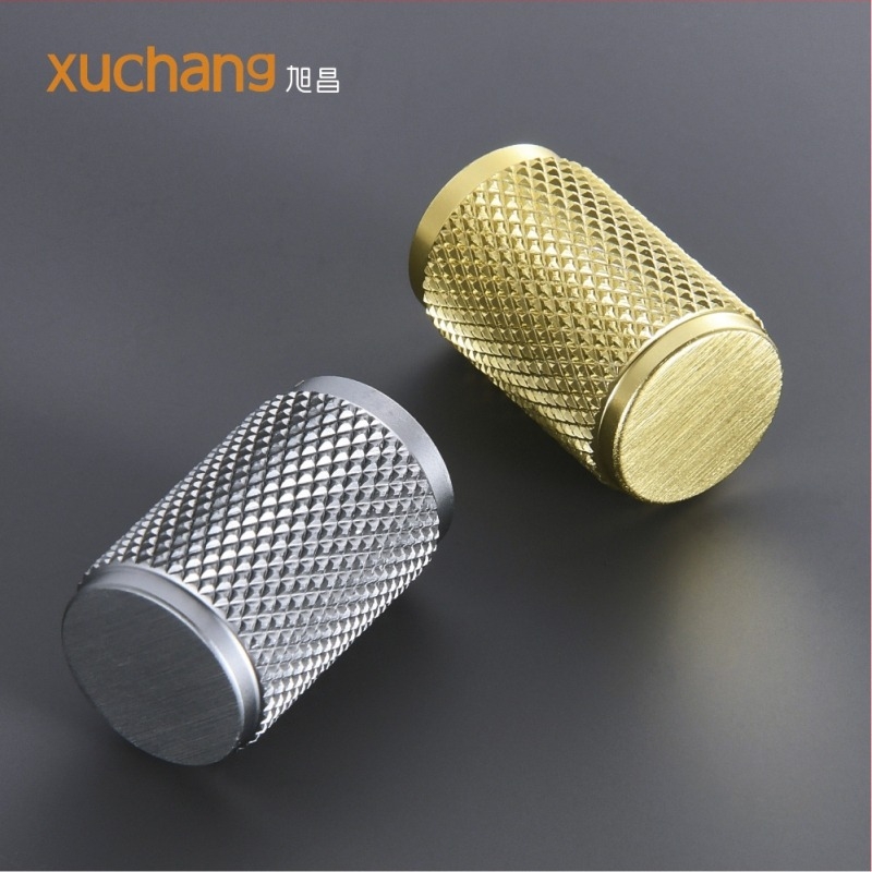 Szekrényajtó és fiók fogantyú, egylyukú, kerek fejű, európai stílusú, alumínium, elektroplatált, modell U02443, modern egyszerűség