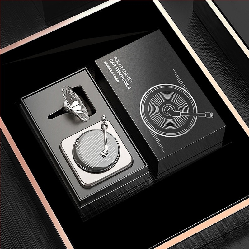Gramofon-stílusú autó aromaterápiás dísz – cinkötvözet, ülésparfüm, Ocean Wood illat, 360 g, illat 90 napnál tovább tart