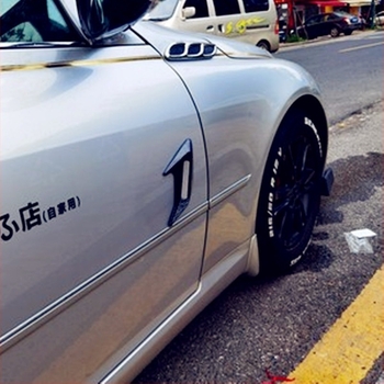 Cápa kopoltyú stílusú oldalsó szellőző dekor autóhoz, ABS anyag + dupla ragasztó; szimulált oldalsó légcsatorna; univerzális kompatibilitás