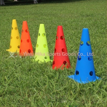 32 cm vastag perforált jelzőkúp futball- és rögbi edzésekhez, csúszásmentes, tartós PE anyagból