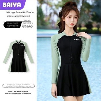 Női egyrészes fürdőruha, hosszú ujjú, 94% poliészter, 300 g, melltámaszbetéttel, acélmerevítés nélkül