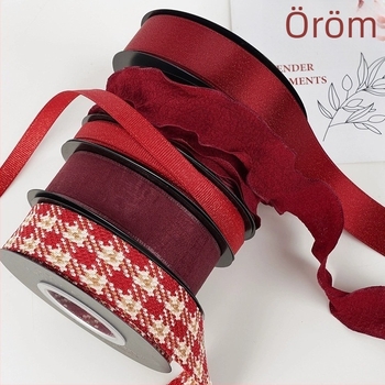 Hajkiegészítő szalaggal és virágcsokorral – téli kiadás, Újév ajándékdoboz