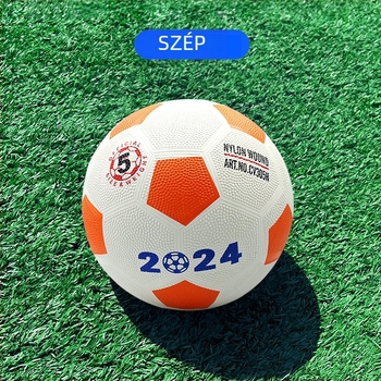 Gumiből készült futball-labda, méretek 3, 4 és 5; gépi varrással készült; PVC labda edzésekhez és mérkőzésekhez