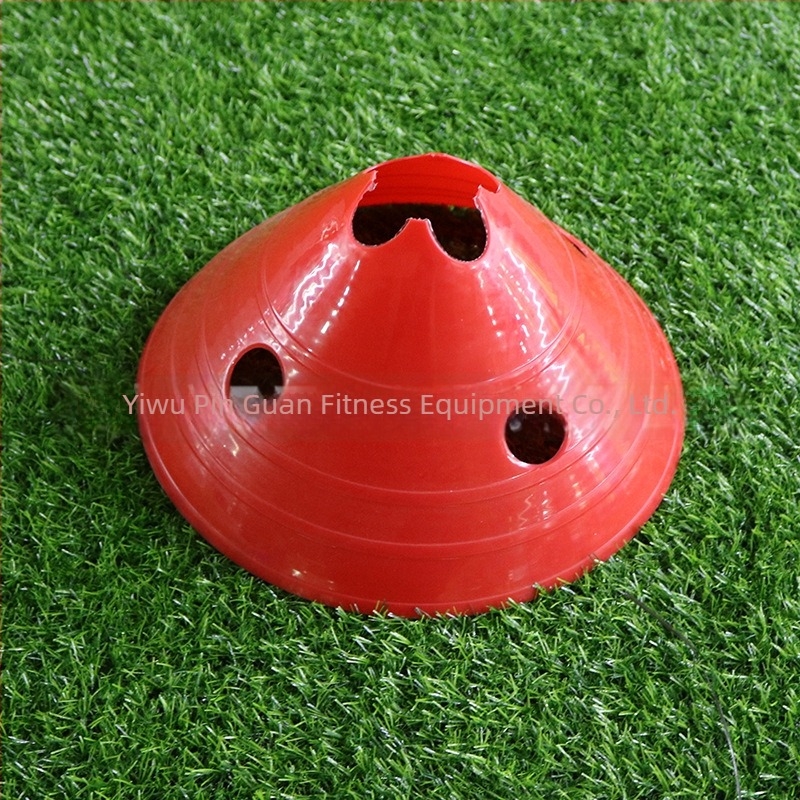Futball-edzés korong logóval, LDPE anyagból, származás: Jinhua, Zhejiang, Crown márka, edzősegédeszköz futballhoz