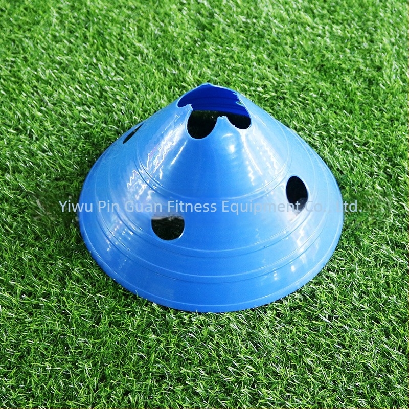 Futball-edzés korong logóval, LDPE anyagból, származás: Jinhua, Zhejiang, Crown márka, edzősegédeszköz futballhoz