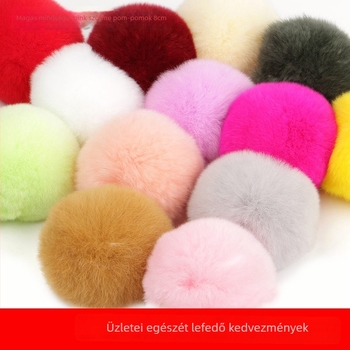 Természetes szőrrel készült pompon függő - kézzel kötött, eredeti dizájn, hajkiegészítő