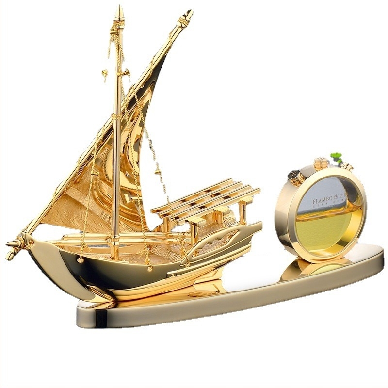 Autó belső illatosító – jázmin illat, virágos jegyek; szag eltávolítása; üléstípusú elhelyezés; párolgási idő 31–60 nap