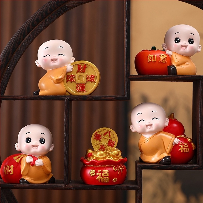 Gyanta figura kínai stílusú szerzetes, karikatúra dekoráció, házavató ajándék