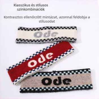 Sportos fejpánt kockás mintával, fleece-béléssel, magas elasztikussággal, szöveges motívummal