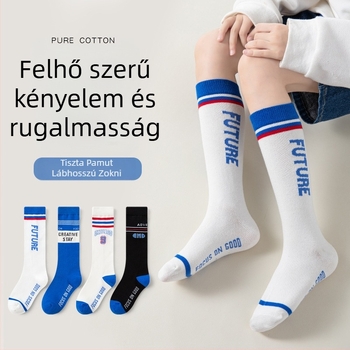 Gyermekeknek szánt középméretű pamut sportzokni feliratos mintával, izzadást felszívó és dezodoráló funkcióval, fiúknak