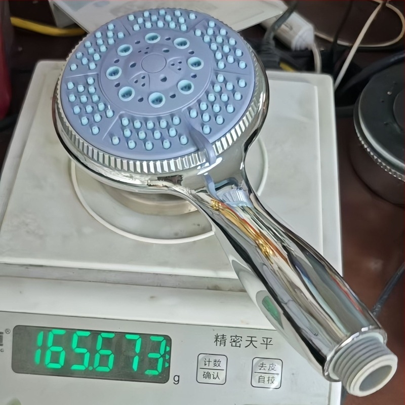 Ötféle sebességű kézi zuhanyfej ABS testtel, elektroplátolt felülettel, kerek fej, falra szerelhető zuhanykészlet