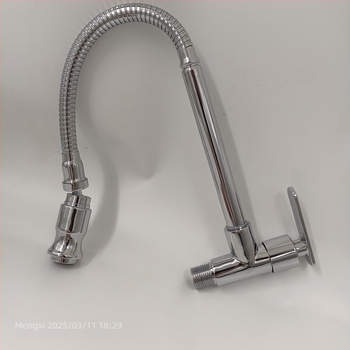 Réz konyhai falra szerelhető csaptelep, kerámiás szeleppel, 14 mm bemenet/kimenet, működési hőmérséklet 0–90 °C