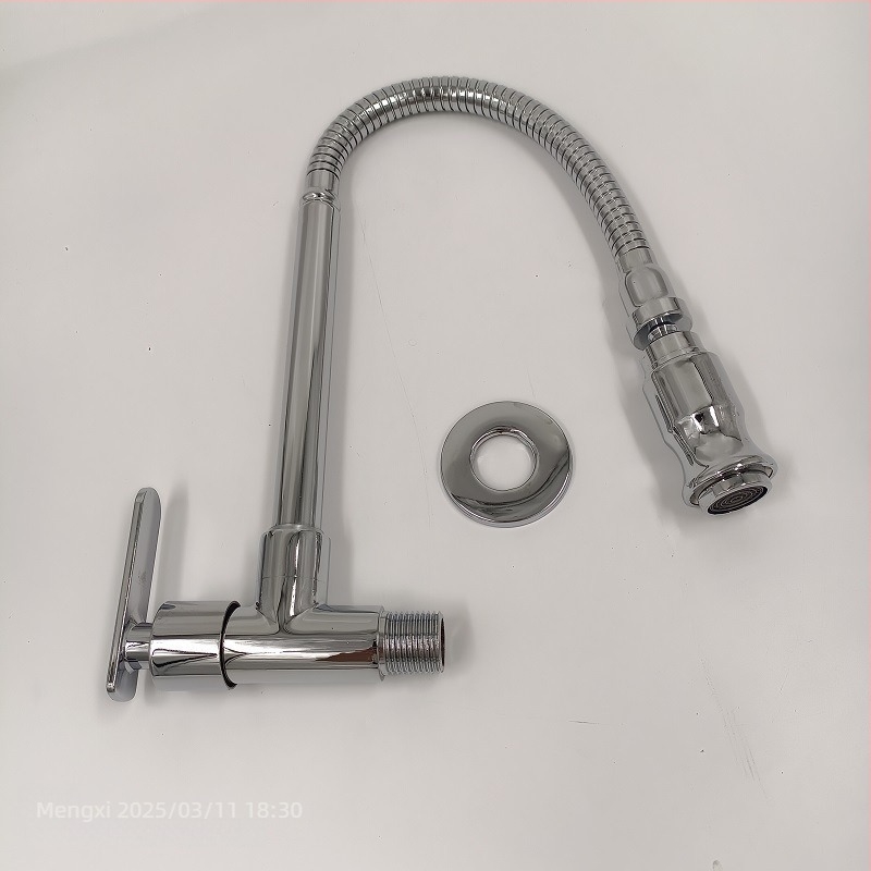 Réz konyhai falra szerelhető csaptelep, kerámiás szeleppel, 14 mm bemenet/kimenet, működési hőmérséklet 0–90 °C