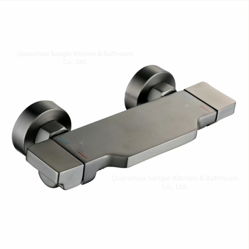 Teljesen rézből készült kádcsaptele, gunmetal színben, zuhatós vízáramlással, biomimikus hotel-stílus, egyszerű oldalsó nyitású design, kettős szabályozás, beépített polcos zuhanyfej