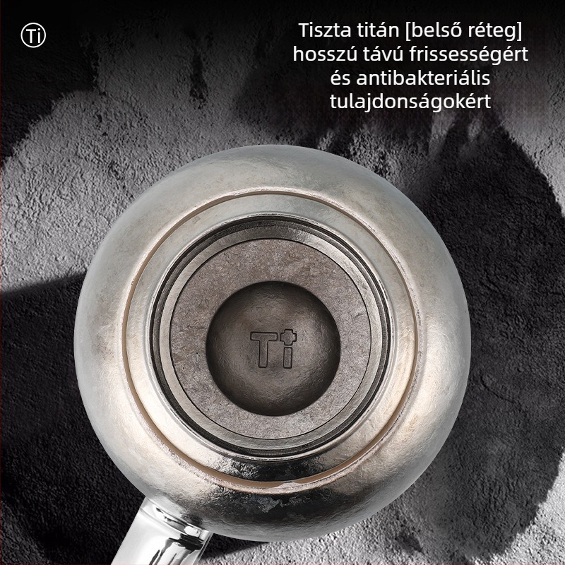 Titánból készült szigetelt pohár te–víz szétválasztással, belső titan tartály, külső titan burkolat, vákuum-szigetelés 12–24 óra, fogantyúval