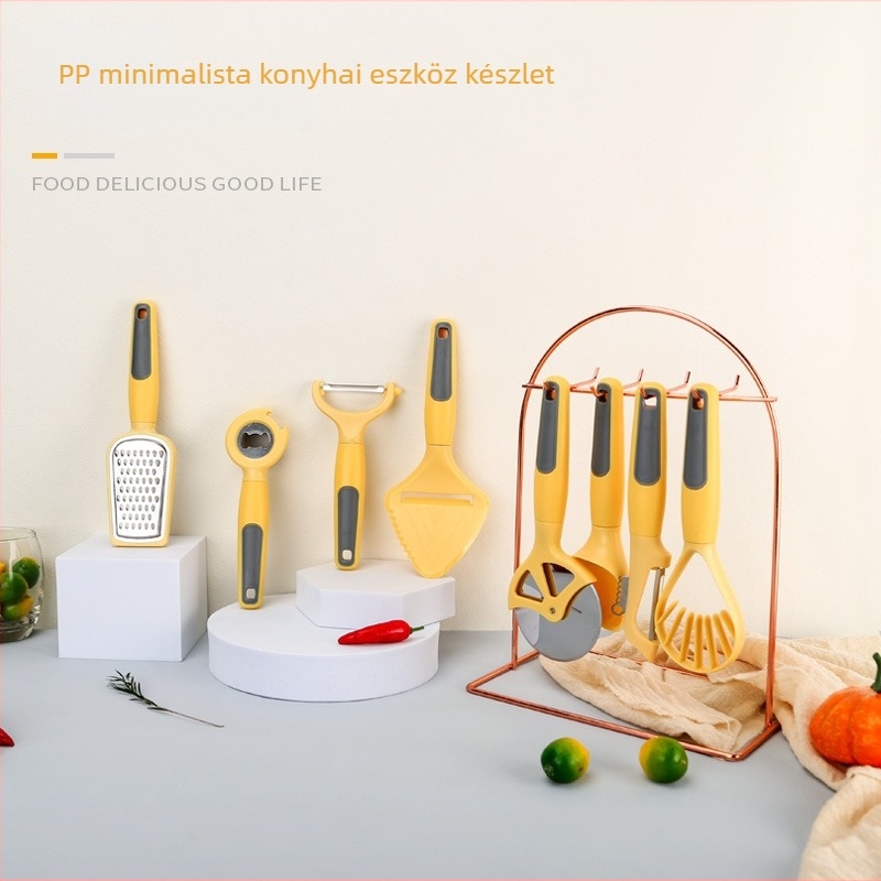 Konyhai kütyük készlet: hámozó, torta spatula, gyümölcs vágó és üvegnyitó; fa/PP fogantyúk; ABS alkatrészek; 430 rozsdamentes acélpengék.