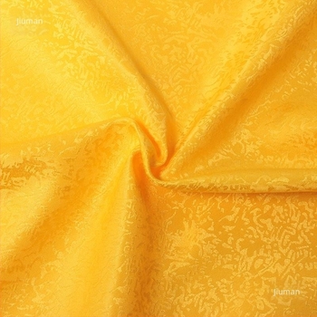 Buddha oltárasztalterítő – sárga és piros szatén selyem anyag, Budha terem hátterét adó textile