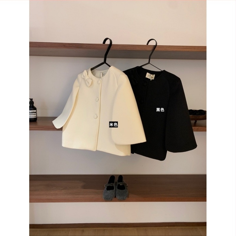 Poliészter dzseki, egyszínű, egyenes szabás, hosszú ujjú, kerek nyakú