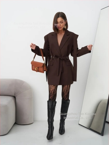 Női blézer derékon fűzővel, klasszikus gallér, hosszú ujjú, poliészter, rövid fazon