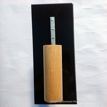 Qunxuan fogazott kézi glettvas epoxipadlókhoz — modell Half-Sided Tooth Knife, professzionális padlóépítő eszköz