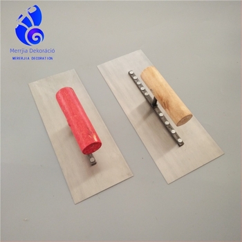 Vas glettelő kés 6/9 szeggel, egyenletes vakoláshoz vagy festéshez; vastagság 0.6 mm