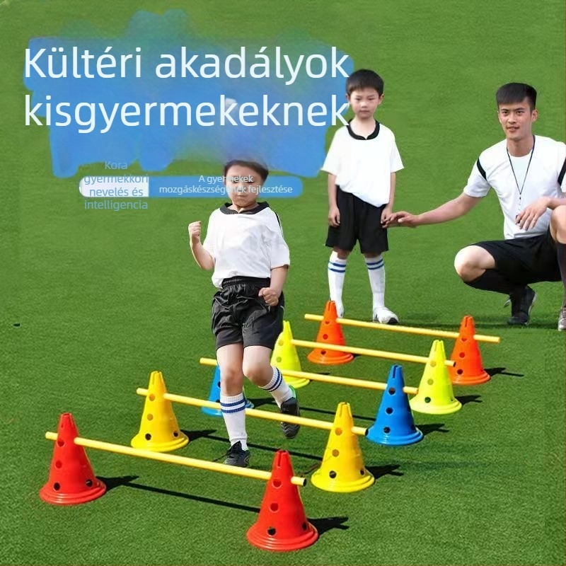 Lyukas akadálykúp csővel futball-edzéshez