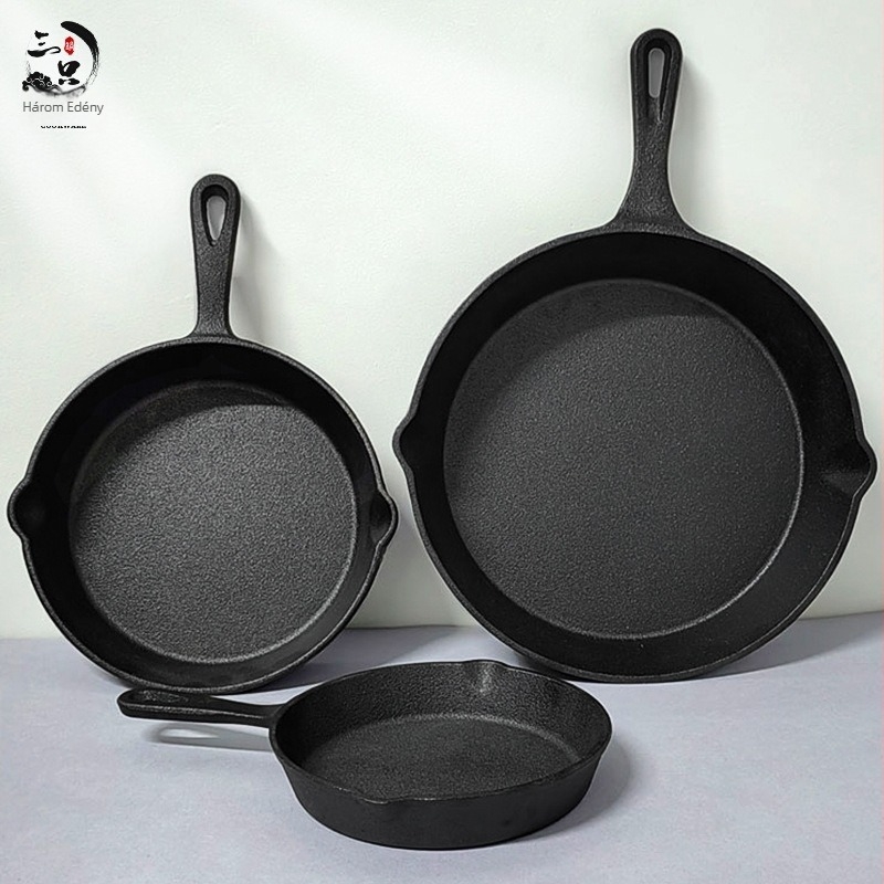 Sütőserpenyő öntöttvasból, bevonat nélküli (Modell JP70; Mélység 3 cm; Tömeg 2,5 kg)