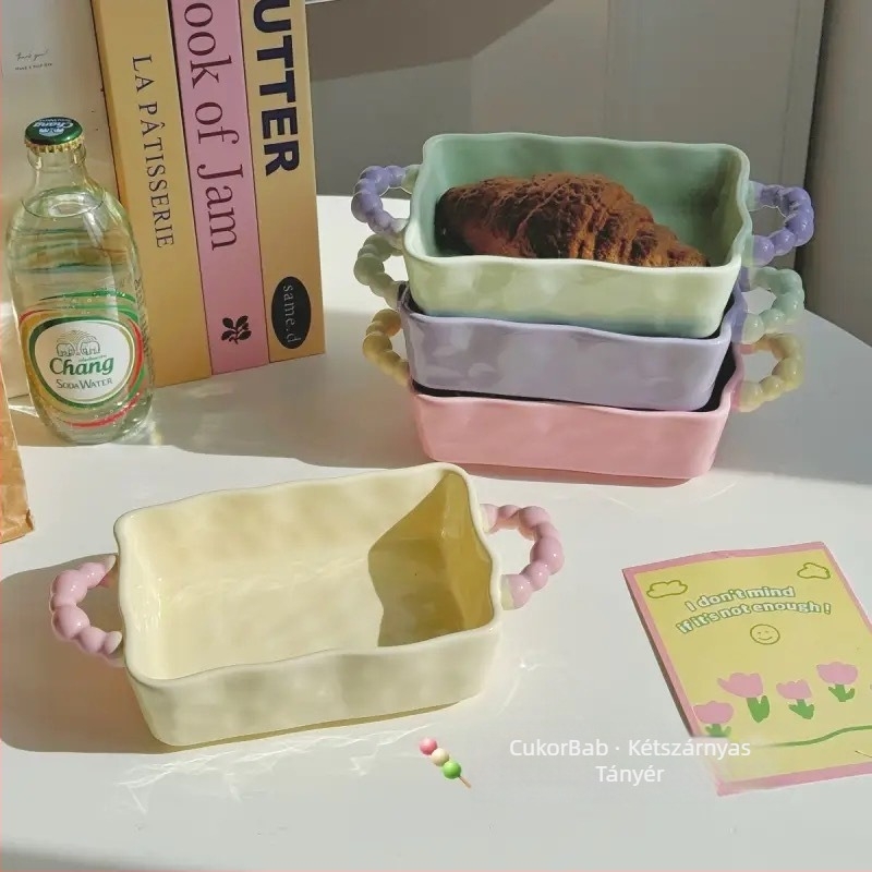 Kerámiából készült négyszögletes tányér, underglaze felülettel, modern minimál stílusú, mikrohullámú sütőben használható.