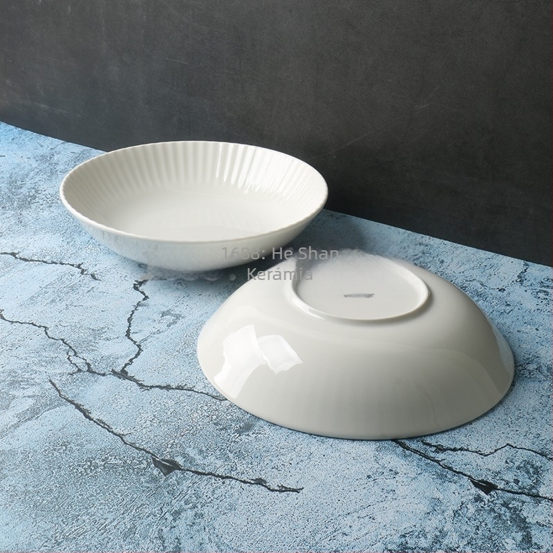 Mélytál csontporcelánból, kör alakú, alsóglazúr felülettel, mikrohullámú sütőben használható