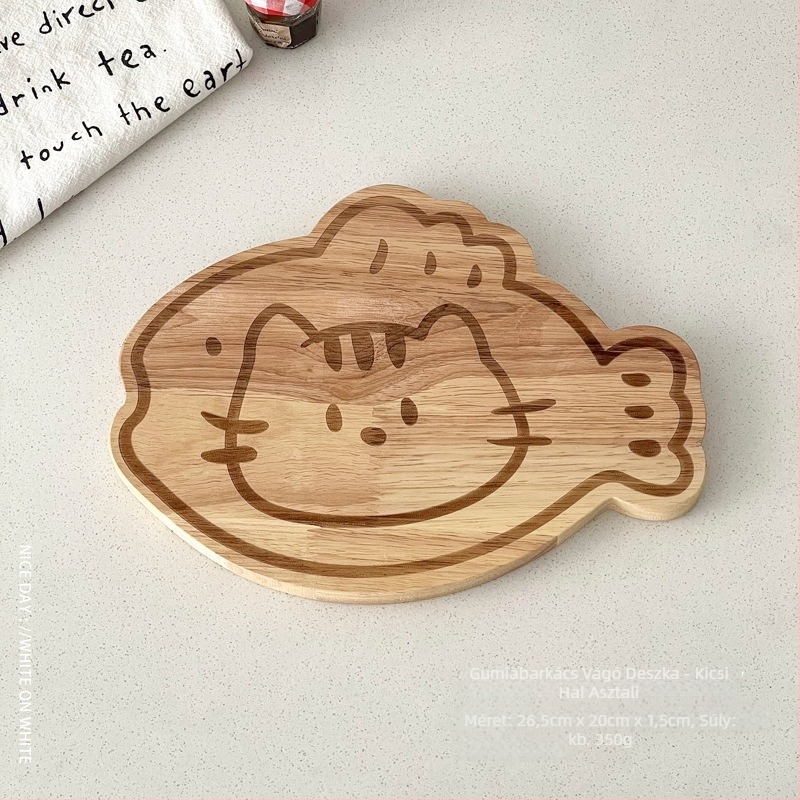 Gyümölcsökhöz készült fa vágódeszka, otthoni konyhában — aranyos rajzolt stílus, antibakteriális és penészmentes, gyermekek számára ételkészítéshez