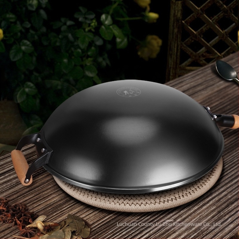 Luchuan öntöttvas wok, kézzel készített, régi stílusú, kör és sík aljú kivitel, bevonat nélkül, gázfőzőhöz