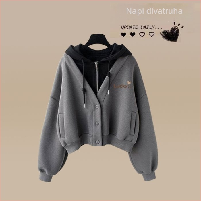 Női két részes szett kapucnis pulóverrel és egyenes/ széles szárú nadrággal; poliészter 90–95%; őszi 2024