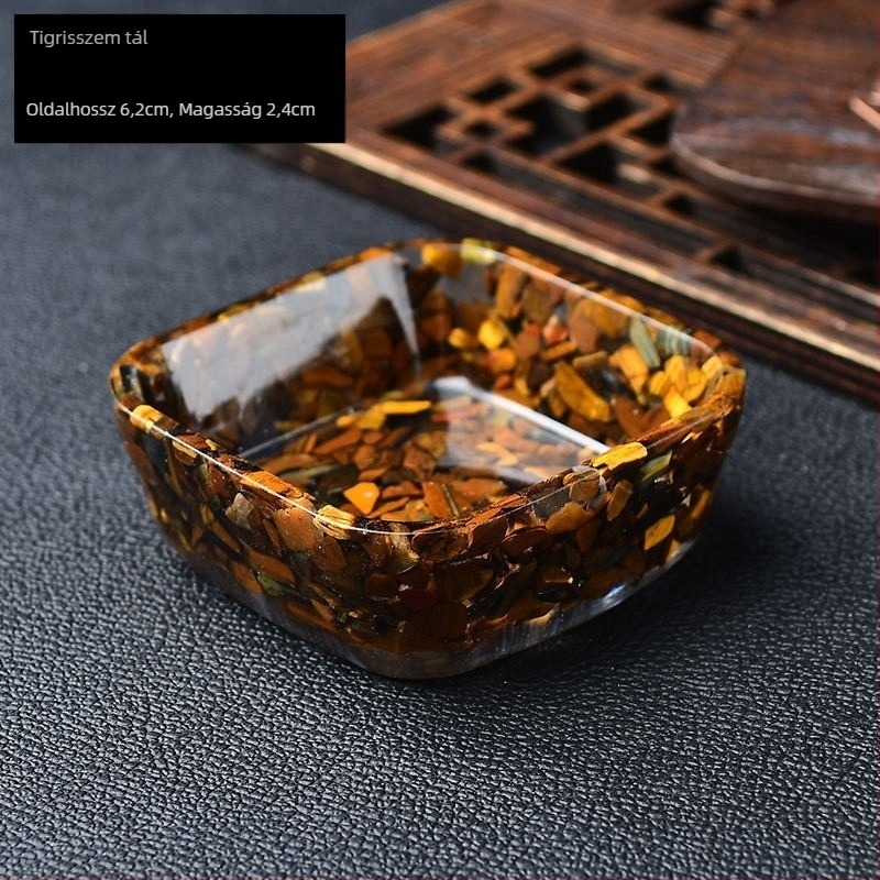 Négyzet formájú kristálytál – dekoratív ékszertároló, geometriai forma, modern minimál stílus