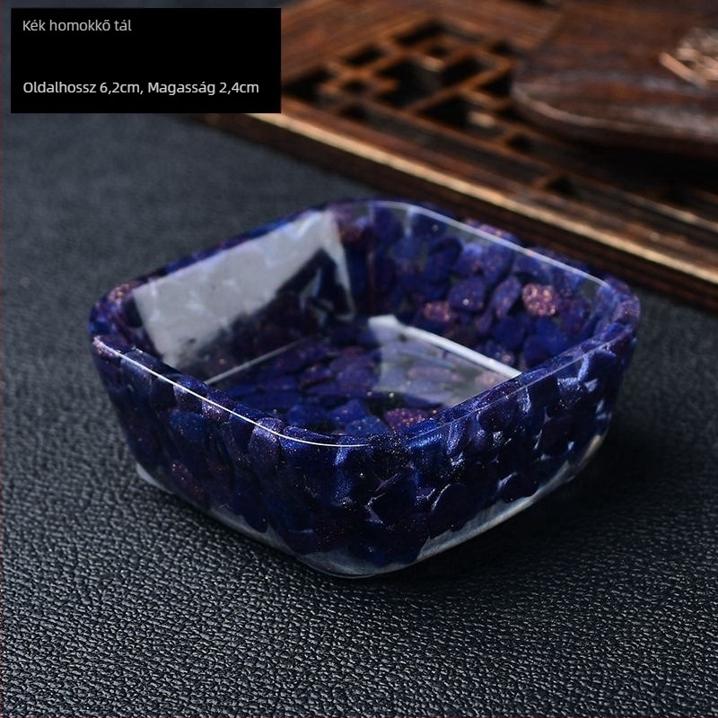 Négyzet formájú kristálytál – dekoratív ékszertároló, geometriai forma, modern minimál stílus