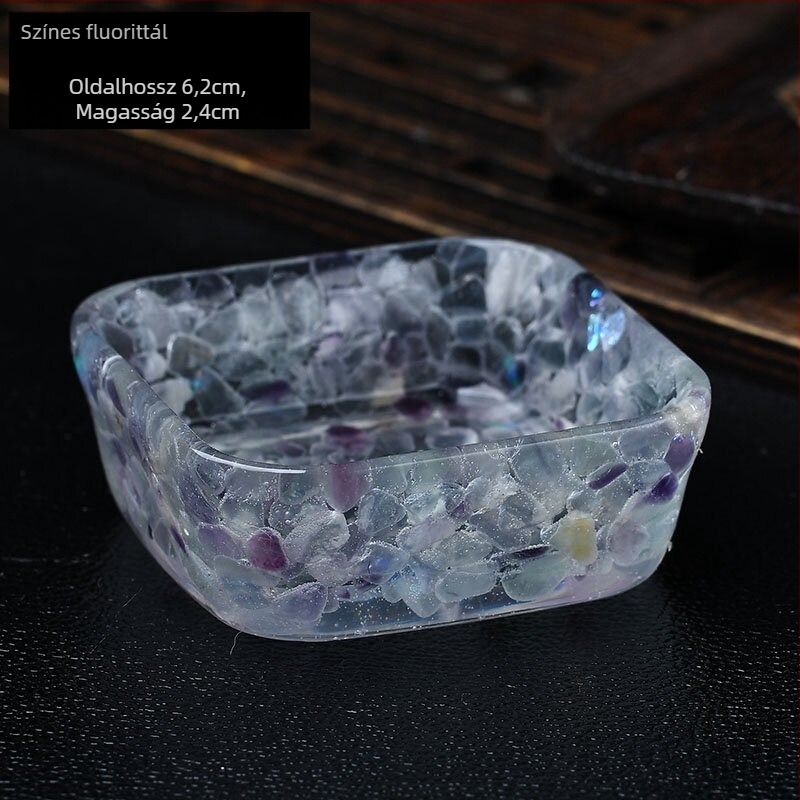 Négyzet formájú kristálytál – dekoratív ékszertároló, geometriai forma, modern minimál stílus