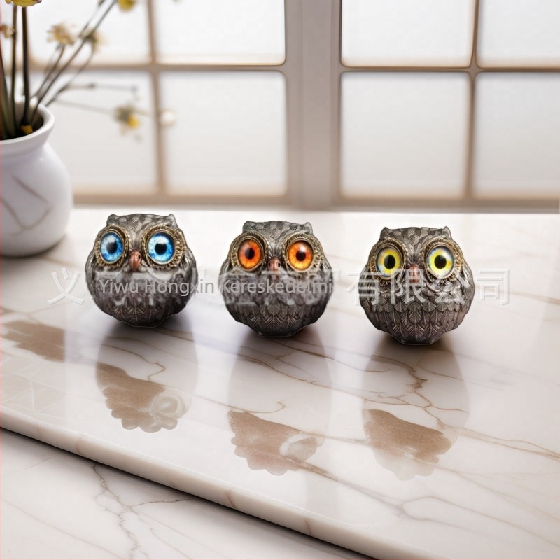 Bagoly szintetikus gyantából – modern, minimalist dekoráció otthonra és a kertbe