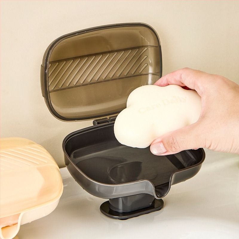 Fürdőszobai szappantartó doboz suction cup alapú, fedéllel – PP anyag; Márka Qj; 80 db; Import nélkül