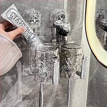 Fogkefetartó szívófejű, falra szerelhető fürdőszobai rendező, fém, UV sterilizálás, fogantyúval