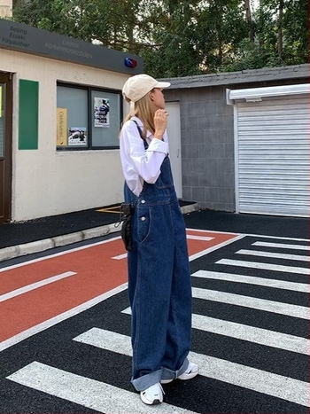 Denim overál magas derekú, széles szabású, koreai stílusú, városi munkaruházat, tavasz 2025