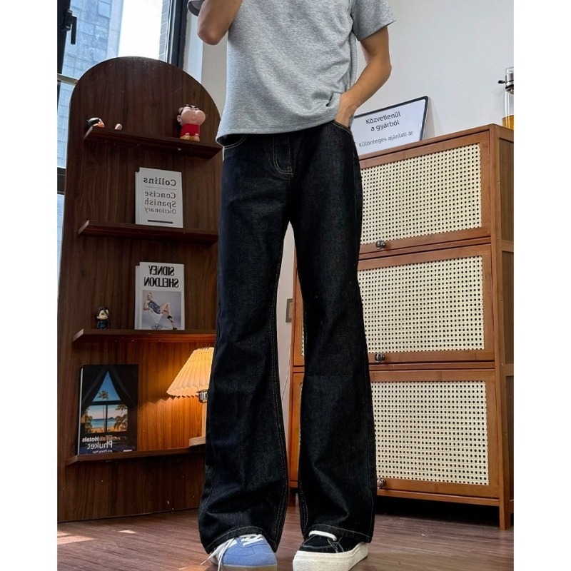 Fekete denim nadrág mikroflare-rel, nyers denim, férfiaknak, amerikai high-street hangulat, egyenes szabás