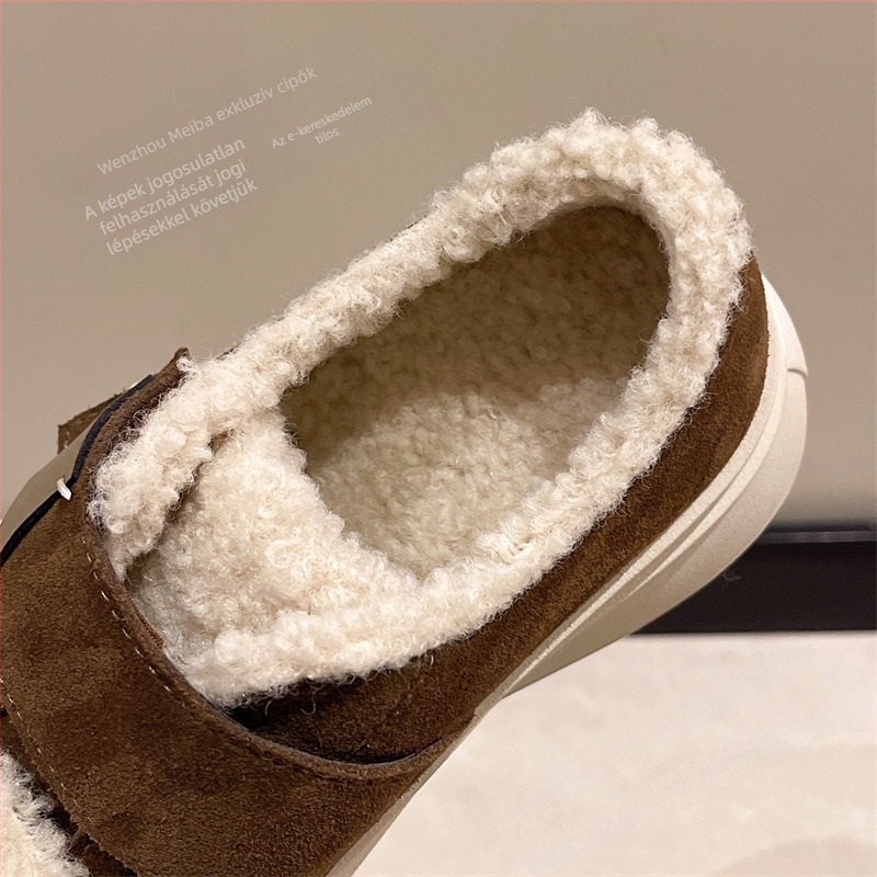 Női velúr bőrből készült sneaker Velcro-zárással, belső műszőrtartalommal, vastag gumitalppal