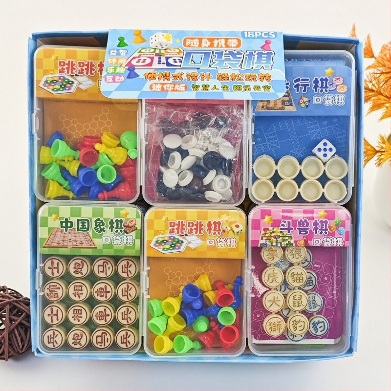 Családi oktatási több játékos zseb-táblás készlet: mini zseb sakk, repülő sakk, backgammon, sakk és dáma, állatos sakk és mások; műanyagból; 7–14 és 15–35 éveseknek