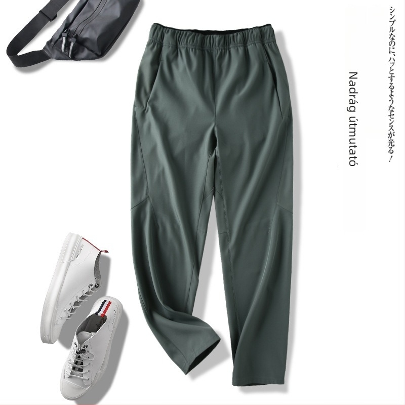 Férfi magas derékú, egyenes szabású szabadidőnadrág, lélegző mikroelasztikus anyaggal és zsinóros záródással