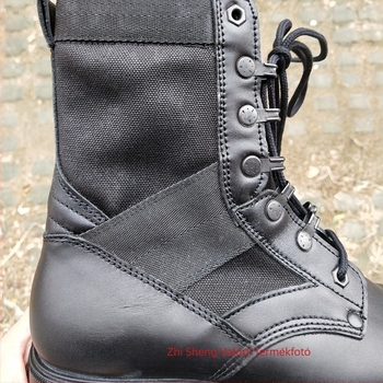 Taktikai csizmák, magas szárú kialakítás, felső rész: szuper rostból, talp: gumi, kerek orr, talpbetét EVA