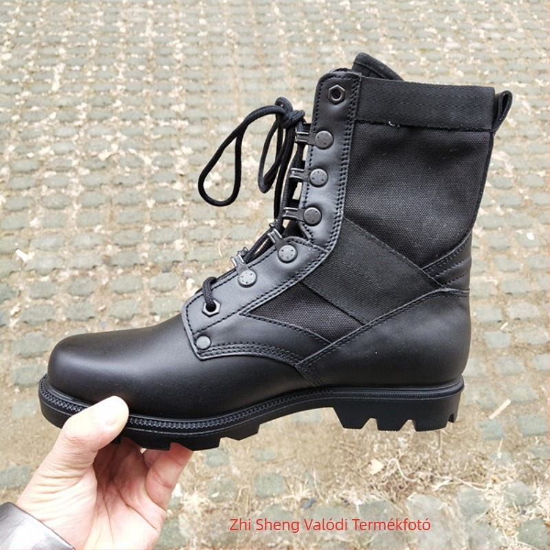 Taktikai csizmák, magas szárú kialakítás, felső rész: szuper rostból, talp: gumi, kerek orr, talpbetét EVA